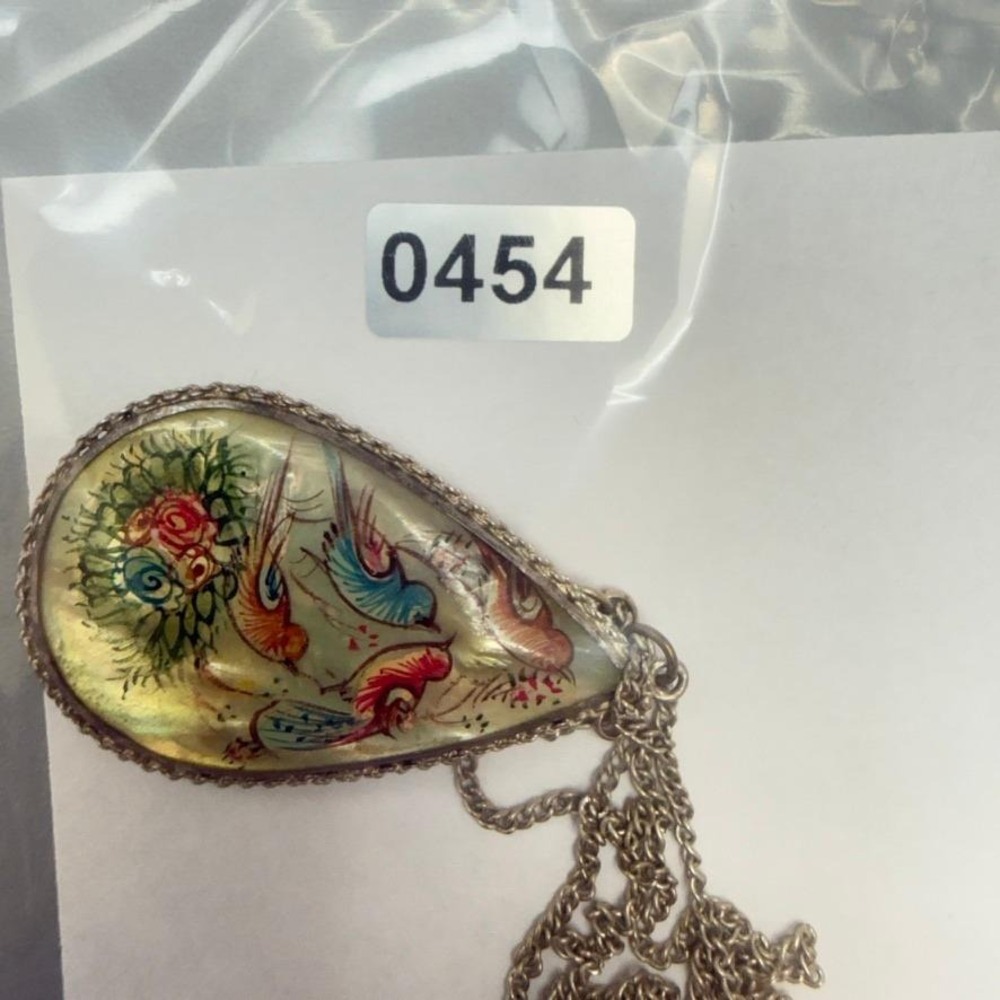 Vintage Persian Mother of Pearl Pendant Necklace Hand Painted Reversible 20" - Picture 13 of 13